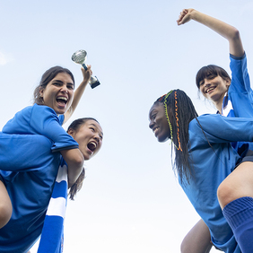 team-celebrating-win-silver-cup_small.jpg