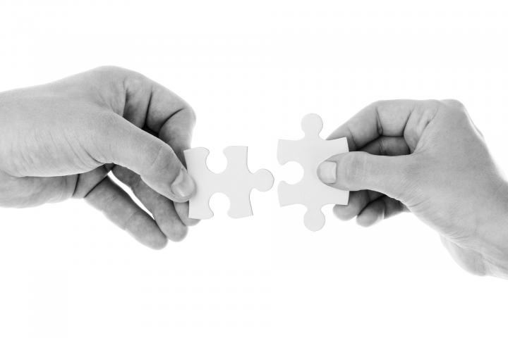 hands-20333_1920_1.jpg